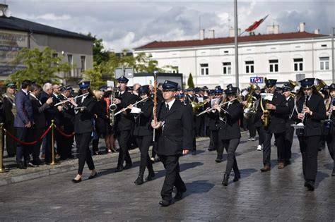 Orkiestra Dęta podczas przemarszu w Białej Tarnowskiej