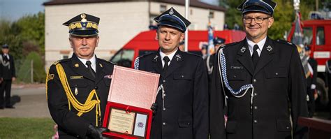 Zdjęcie z uroczystości otwarcia zmodernizowanej strażnicy OSP Chociw