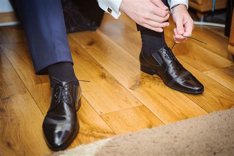 Zdjęcie: wypolerowane buty z lustrzanym połyskiem