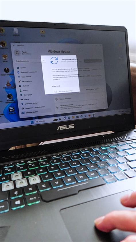 Zrzut ekranu z gry Emergency 4 prezentujący akcję ratowniczą