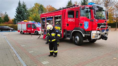 Fotografia przedstawiająca strażaków OSP Bysław w akcji