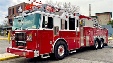 Zdjęcie autobrabiny Seagrave Commander II z FDNY Ladder 10