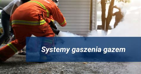 schemat przedstawiający techniki gaszenia maszyn rolniczych: podanie prądów wody i piany oraz tworzenie pasa przeciwpożarowego