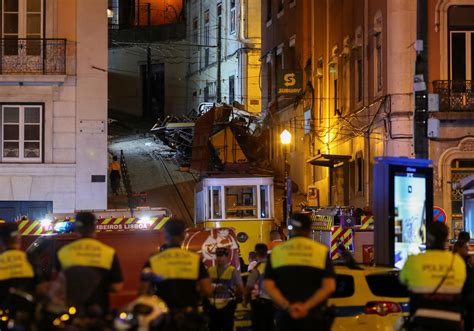 Zdjęcie tunelu kolejki linowej lub pomnika ofiar tragedii na Kitzsteinhorn