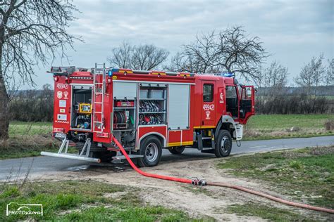 Wóz strażacki typu GBA z widocznym zbiornikiem na wodę