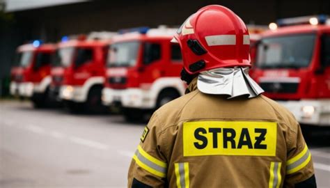 Uhonorowani strażacy podczas uroczystości