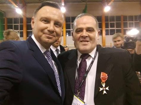 Diagram przedstawiający strukturę władz gminnych w okresie PRL i po 1990 roku