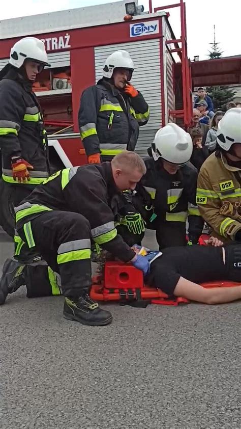 strażacy OSP podczas szkoleń ratownictwa drogowego