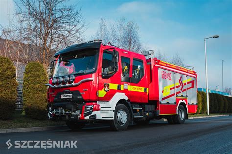 Nowy wóz strażacki Renault Szczęśniak dla OSP Błonie