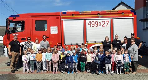 Drużyna OSP Kadłub z medalami