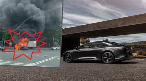 zdjęcie: płonący Lucid Air po wypadku w Warszawie z otwartą obudową akumulatora