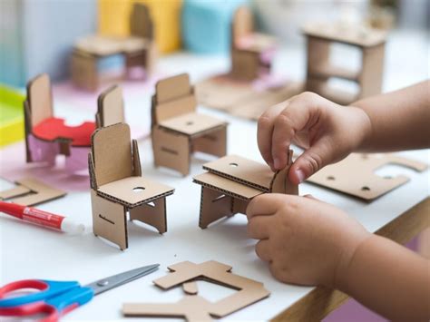 zdjęcie różnych rodzajów kartonu do modelarstwa