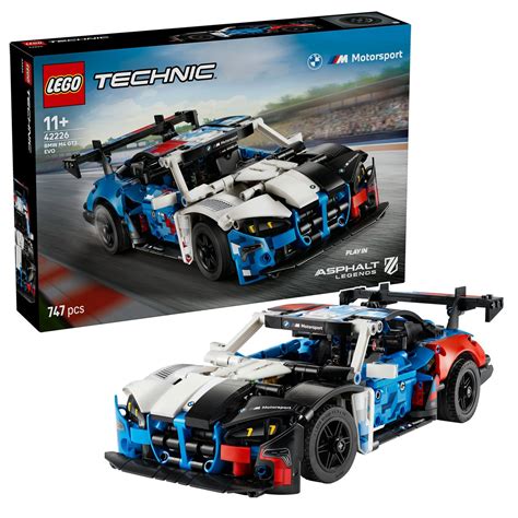 Zdjęcie złożonego modelu LEGO Technic przedstawiającego skomplikowany pojazd, np. supersamochód lub maszynę budowlaną
