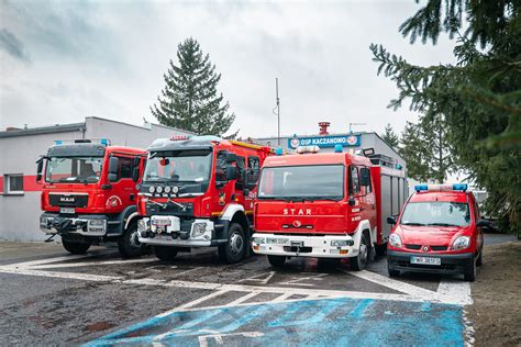 fotografia przedstawiająca strażaków OSP Glinianka i gości podczas obchodów 100-lecia