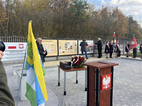zdjęcie pomnika polskich jeńców wojennych w Pieńsku