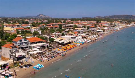 Zdjęcie plaży w Laganas, Zakynthos, bez śladów pożarów