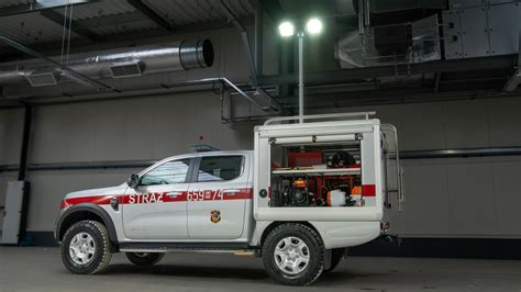 Ford Ranger Raptor przygotowany do działań ratowniczych w trudnym terenie