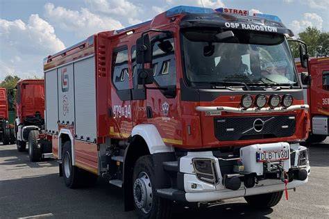 Nowoczesny wóz ratowniczo-gaśniczy Volvo FM430