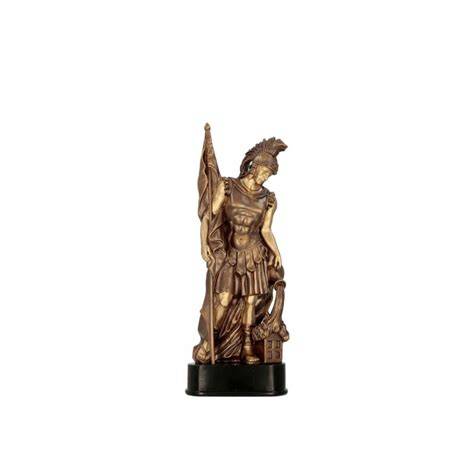 figurka strażaka z detalami lub statuetka św. Floriana