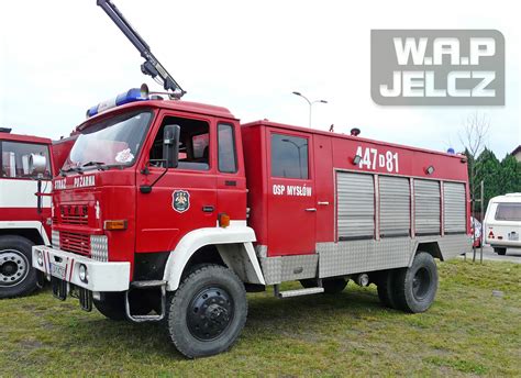 Ilustracja przedstawiająca historyczny samochód pożarniczy Jelcz 004