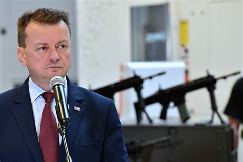 Mariusz Błaszczak przemawiający podczas uroczystości dla strażaków