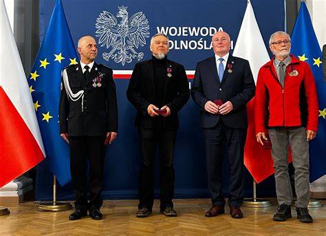 Uroczystość wręczenia awansów i odznaczeń strażakom w Jeleniej Górze