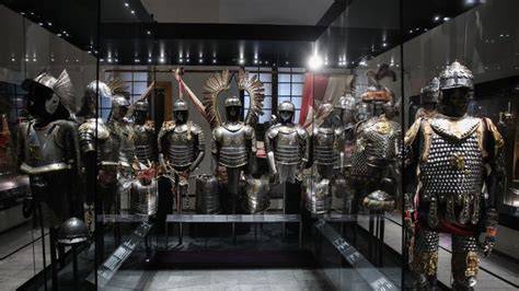 Nowa aranżacja Zbrojowni na Wawelu z historycznymi zbrojami