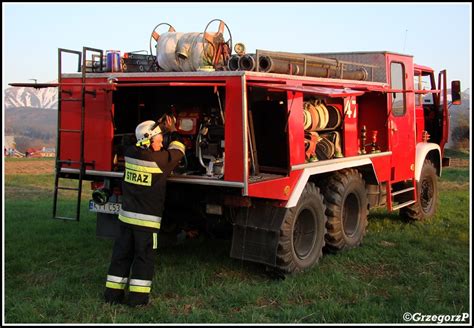 zdjęcie samochodu gaśniczego Star 266 w akcji terenowej