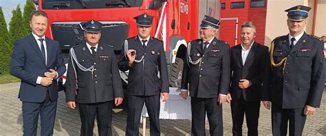 Uroczystość przekazania samochodu MAN dla OSP Kaczory