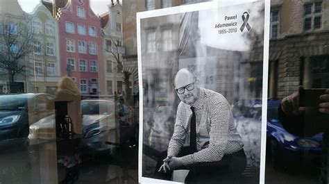 Zdjęcie symbolizujące pamięć o Pawle Adamowiczu oraz wsparcie dla WOŚP