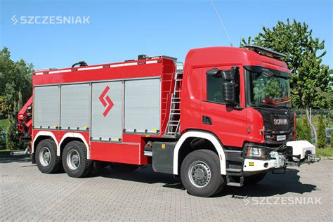 Lotniskowy pojazd ratowniczy Scania