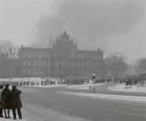 Zdjęcie pożaru Sądu w Olsztynie w 1976 roku