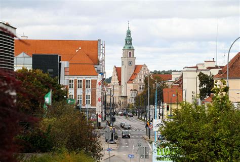 Stare zdjęcie ulicy Fabrycznej w Olsztynie, przedstawiające fabrykę zapałek