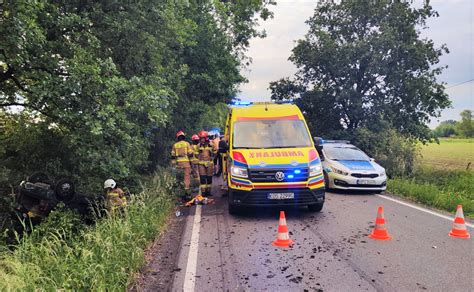 Wypadek drogowy z udziałem młodego strażaka na Podhalu