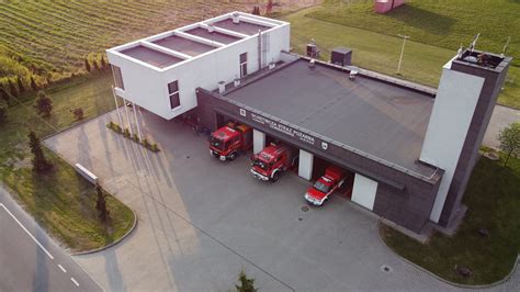 Władze lokalne i przedstawiciele służb na jubileuszu OSP Czarnuchowice