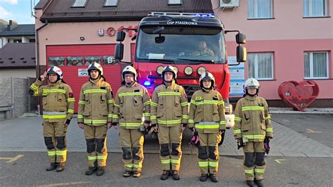 Strażacy OSP Żytowice podczas akcji ratowniczej lub szkolenia
