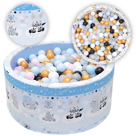 Szeroka gama produktów dla dzieci dostępna w sklepie Tuppi, w tym pościel, baseny z kulkami i meble dziecięce.