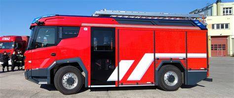 Zdjęcie nowoczesnego lotniskowego pojazdu ratowniczo-gaśniczego Rosenbauer