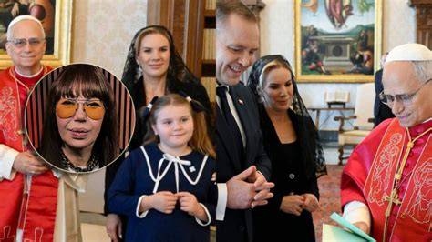 Fotografia orkiestry OSP Chocznia na audiencji u Jana Pawła II