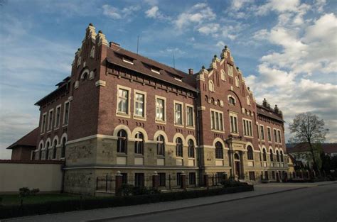 Zdjęcie przedstawiające sąd w Krakowie lub budynek prokuratury