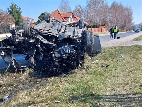 zdjęcie zniszczonych osłon przeciwogniowych po tragedii