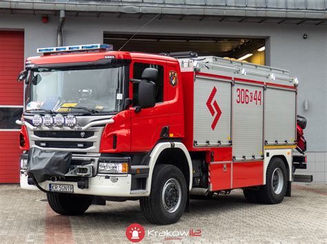 Zdjęcie specjalistycznego lotniskowego wozu strażackiego SCANIA P450 od PS Szczęśniak
