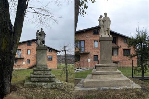 Zdjęcie zabytkowej figury przydrożnej lub drewnianego domu w Łagiewnikach