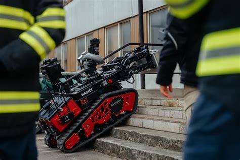 Infografika prezentująca budowę i możliwości robota Colossus