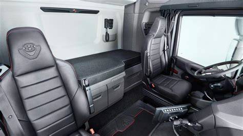 wnętrze kabiny załogowej Scania CrewCab z miejscami dla załogi