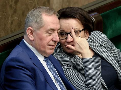 Zdjęcie Beaty Szydło i Krzysztofa Ziemca podczas jednego z wywiadów w studiu