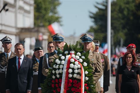 zdjęcie z uroczystości strażackich z udziałem gości honorowych