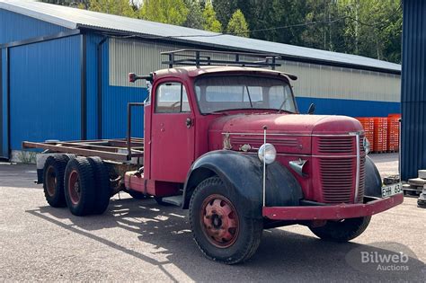 Archiwalne zdjęcie pierwszej ciężarówki Volvo LV 1