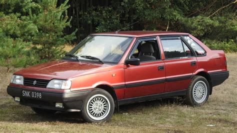 Fotografia FSO Polonez Atu w barwach straży pożarnej