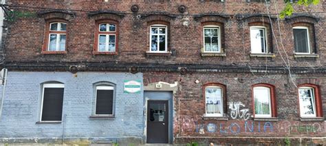 zdjęcie kamienicy przy ulicy Adolfa Piątka w Bytomiu